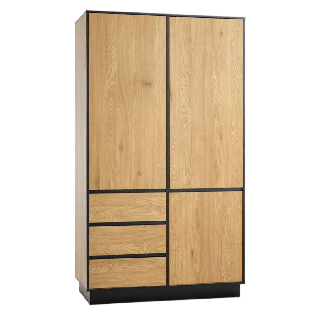 Kombinierter Holzschrank mit Schubladen und modernen Akzenten